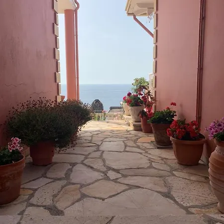 Nadia's Apartment Perama (Corfu)